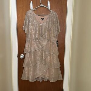 Formal dress, material polyester and metallic